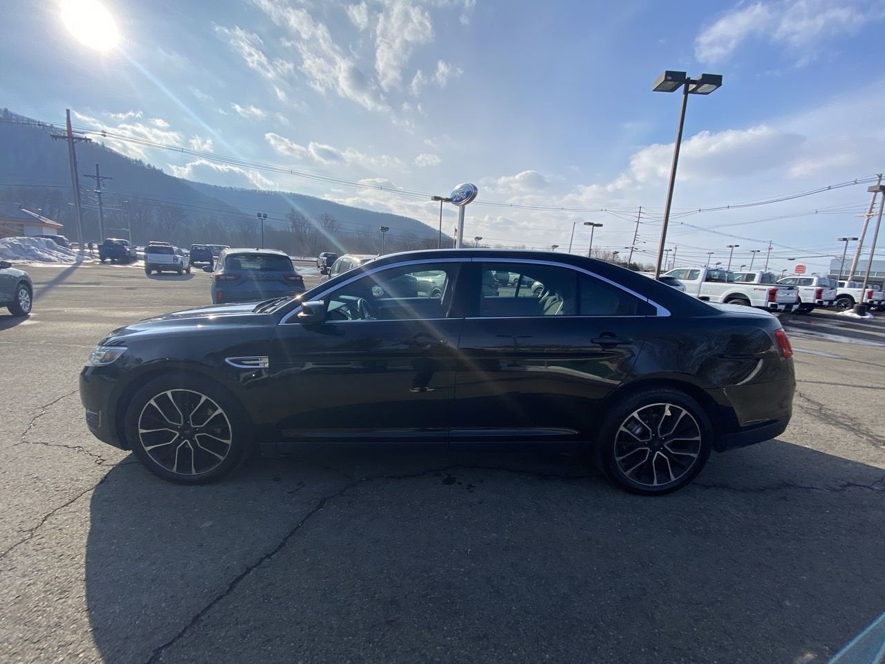2018 Ford Taurus SEL