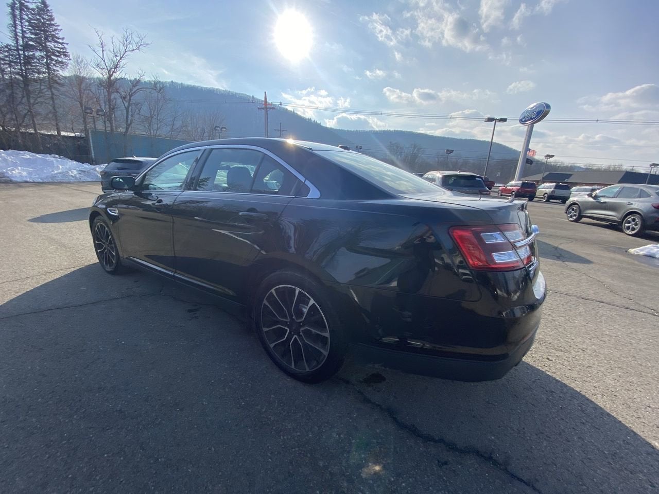 2018 Ford Taurus SEL