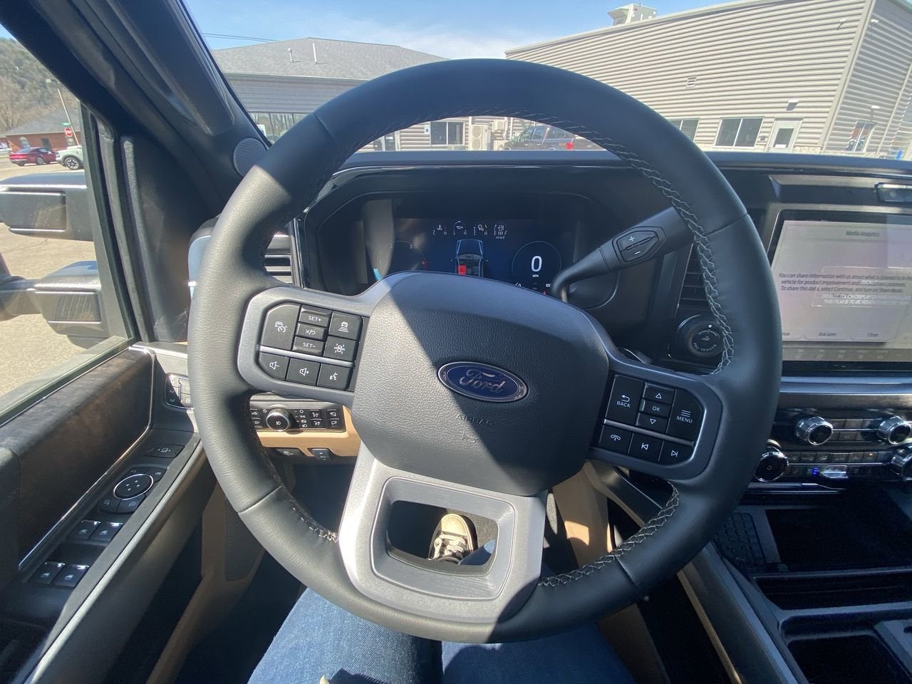 2026 Ford Super Duty F-350 SRW LARIAT