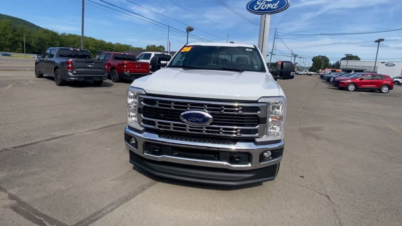 2026 Ford Super Duty F-350 SRW XLT