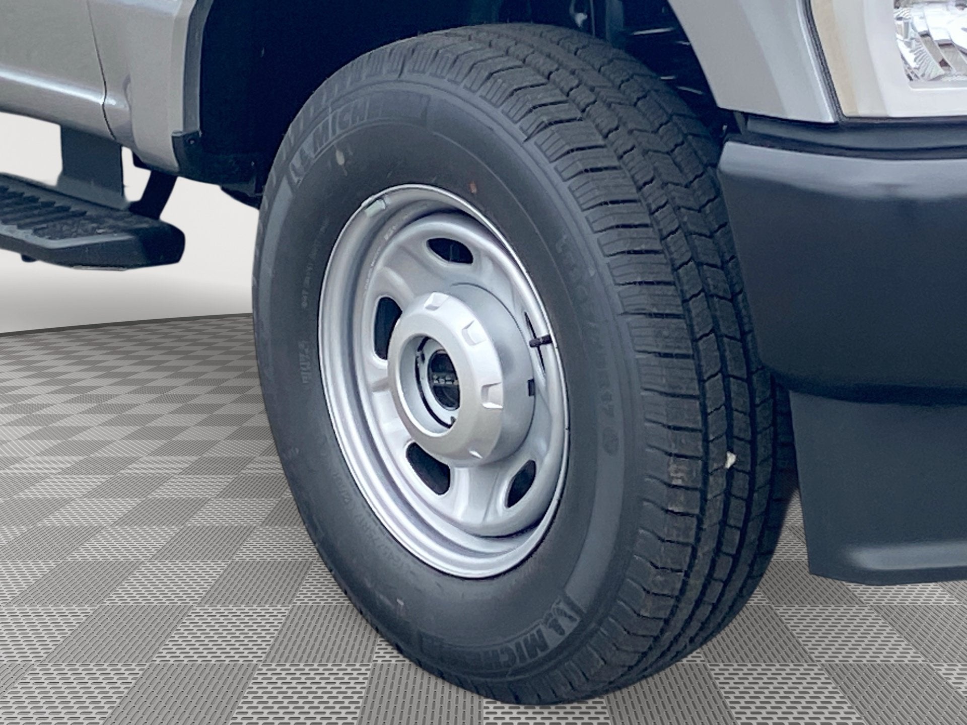 2027 Ford Super Duty F-350 SRW XL