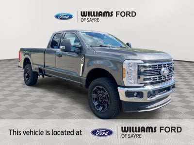 2027 Ford Super Duty F-350 SRW XLT