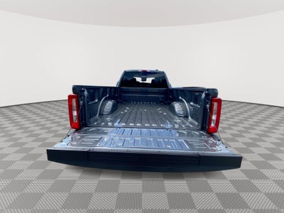2027 Ford Super Duty F-350 SRW XLT