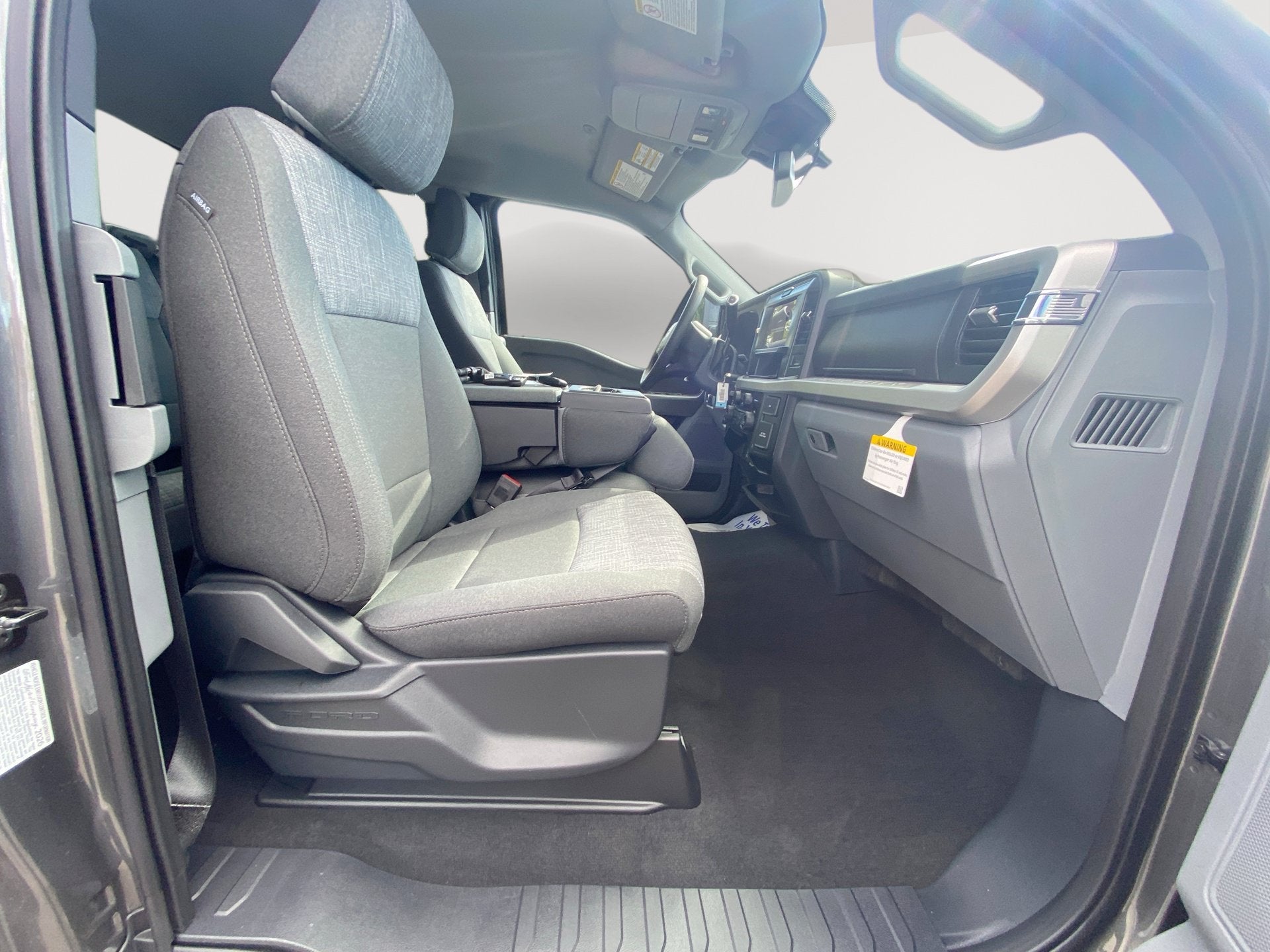 2027 Ford Super Duty F-350 SRW XLT