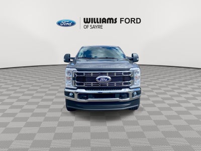 2027 Ford Super Duty F-350 SRW XLT