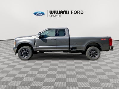 2027 Ford Super Duty F-350 SRW XLT