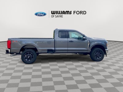 2027 Ford Super Duty F-350 SRW XLT
