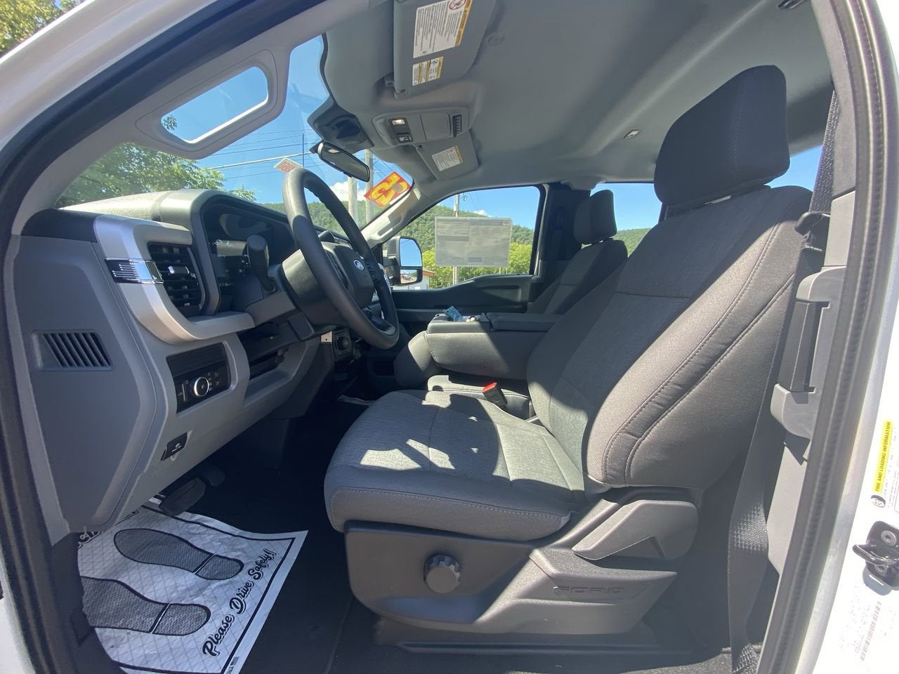 2025 Ford Super Duty F-350 SRW XL