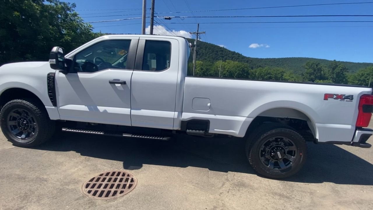 2025 Ford Super Duty F-350 SRW XL