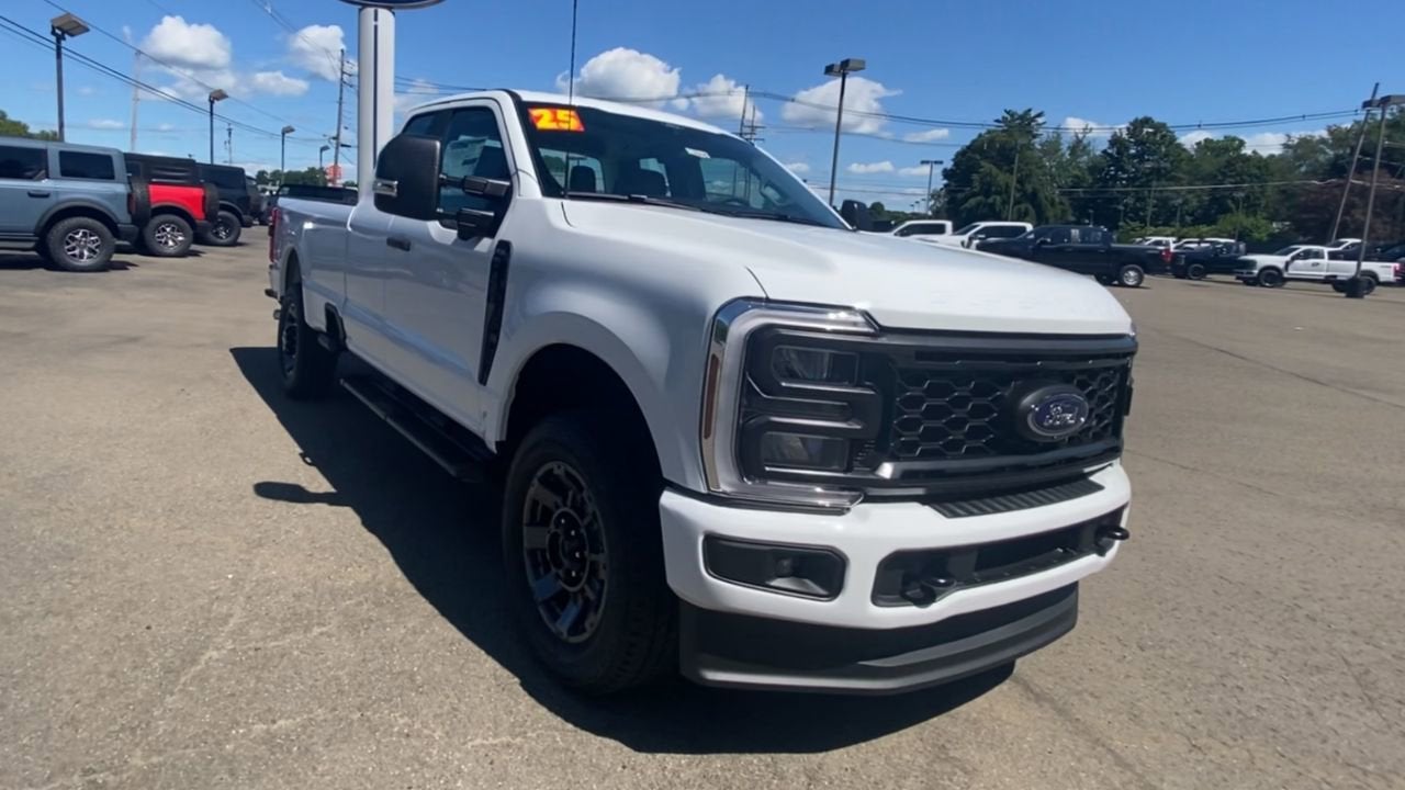 2025 Ford Super Duty F-350 SRW XL
