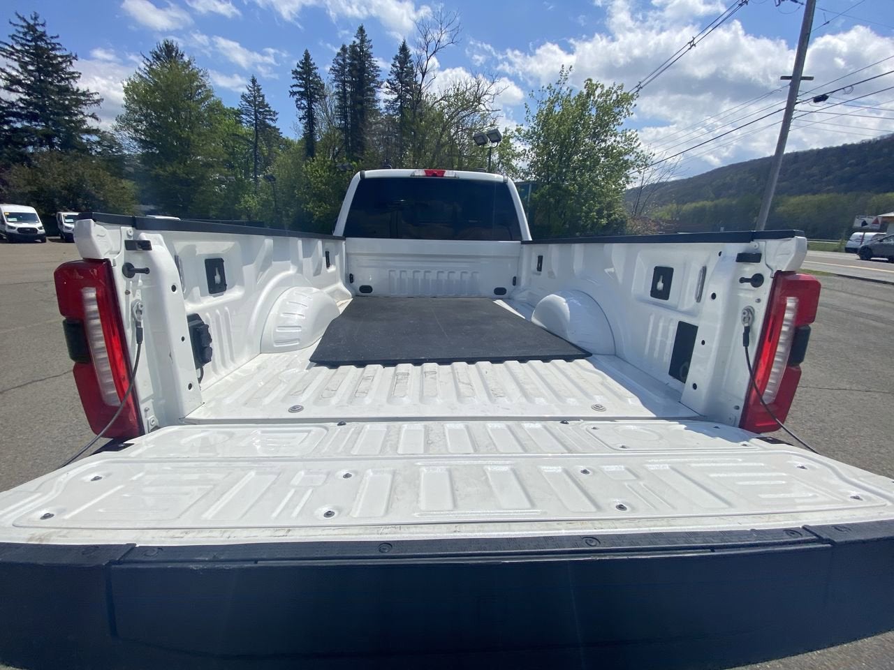 2024 Ford Super Duty F-350 SRW LARIAT