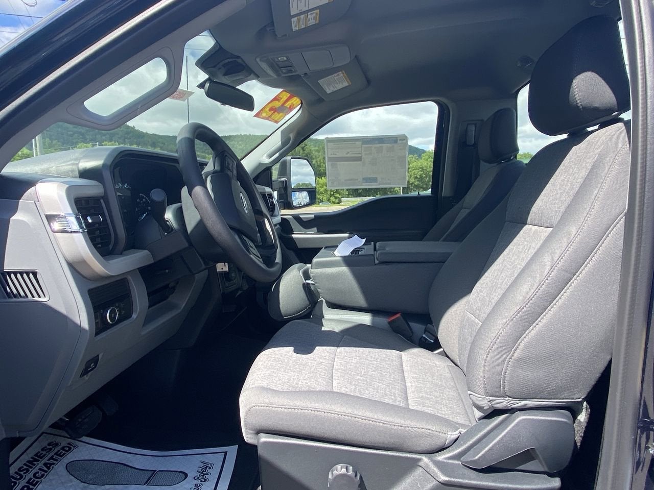 2025 Ford Super Duty F-350 SRW XL