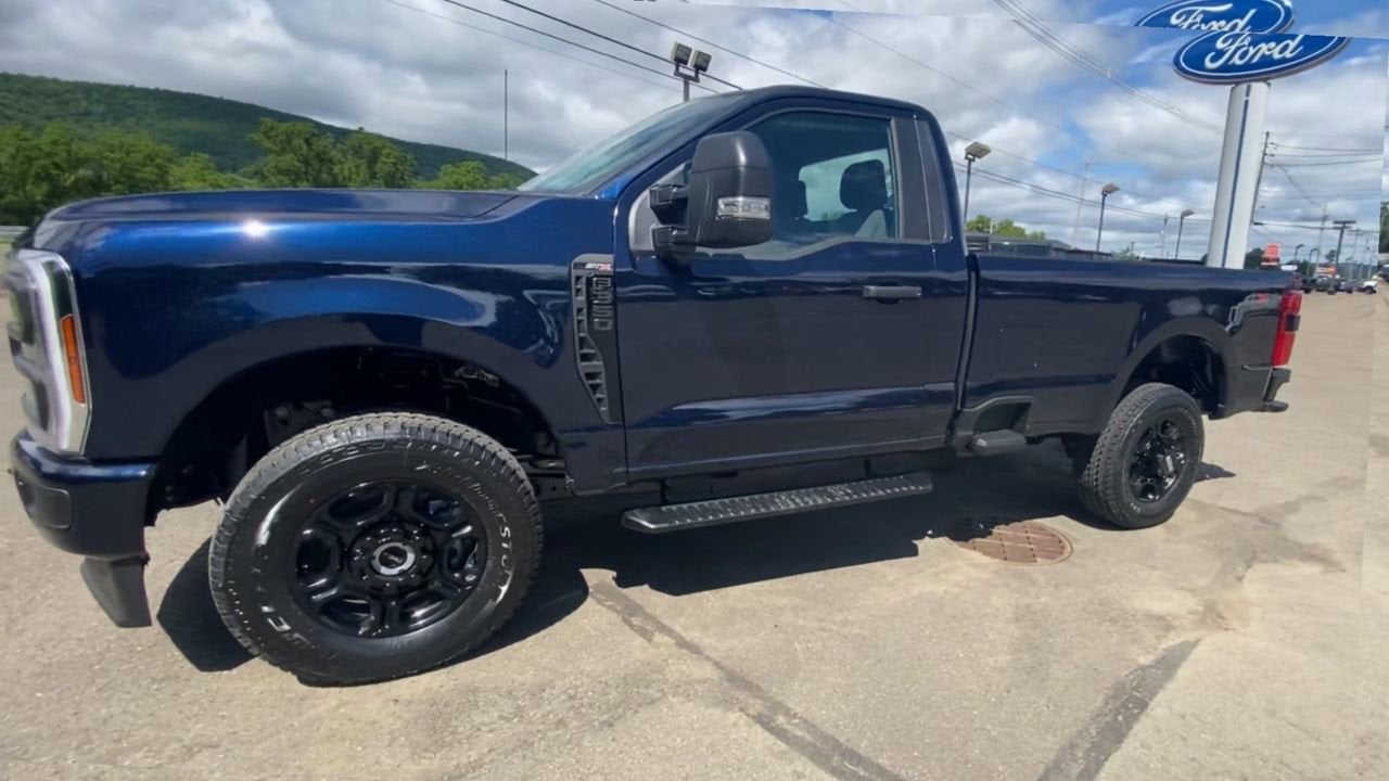 2025 Ford Super Duty F-350 SRW XL