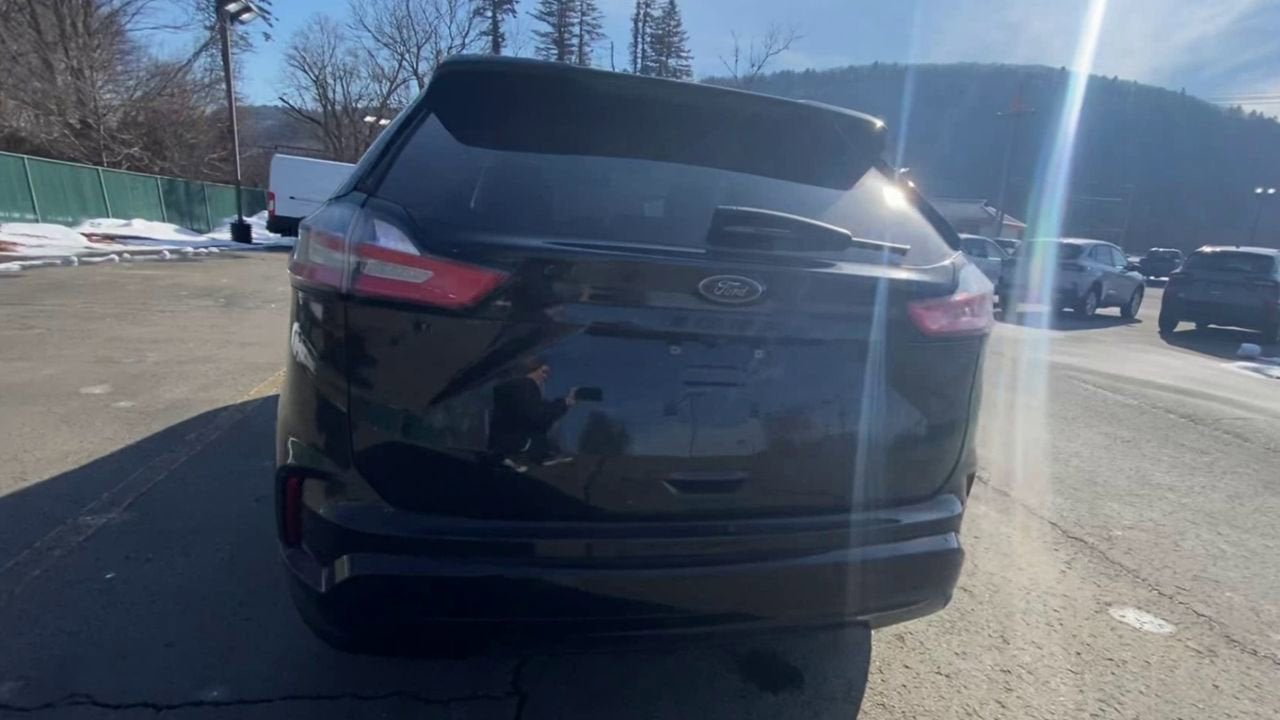 2022 Ford Edge SE