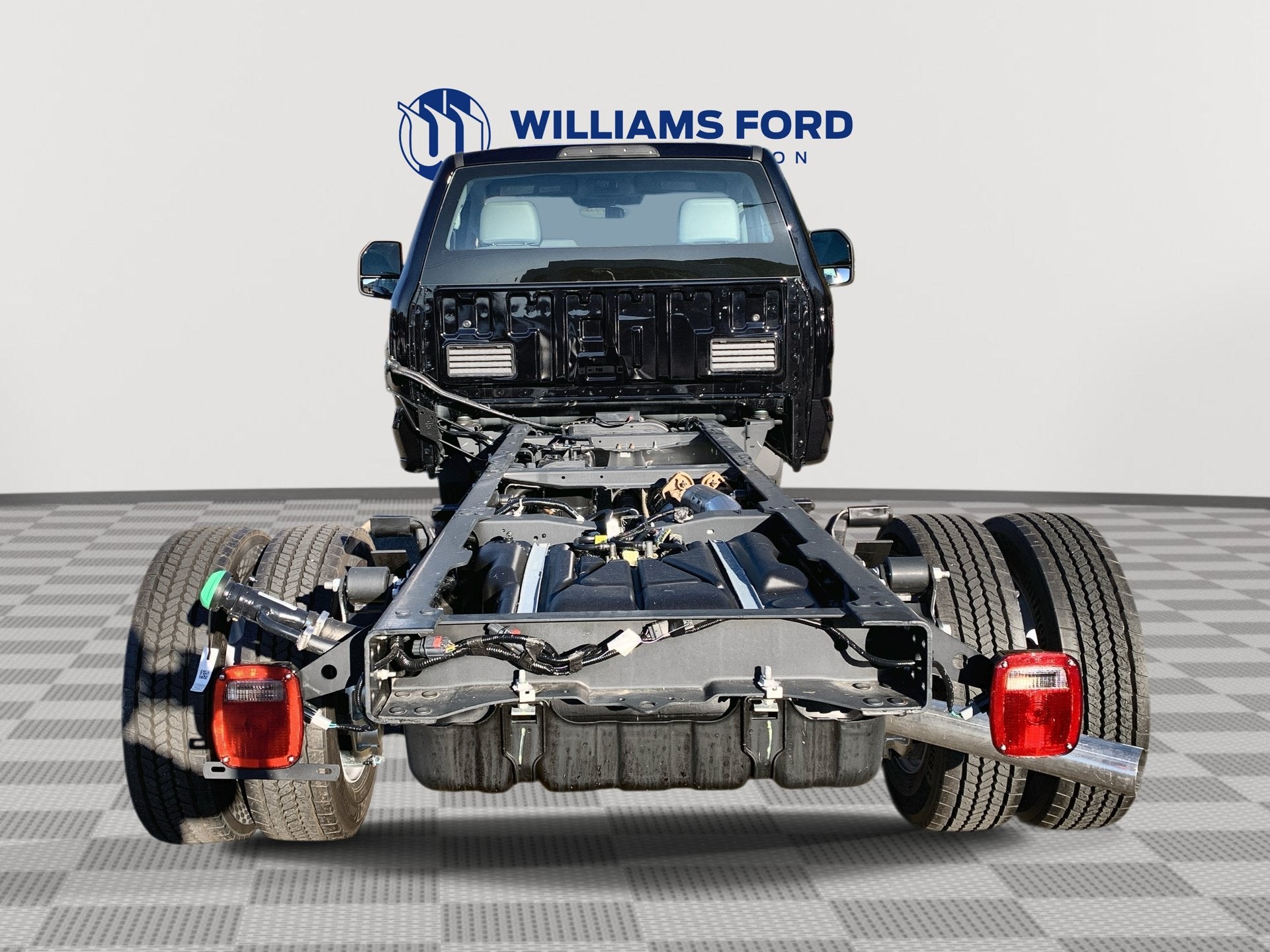 2027 Ford Super Duty F-450 DRW XL