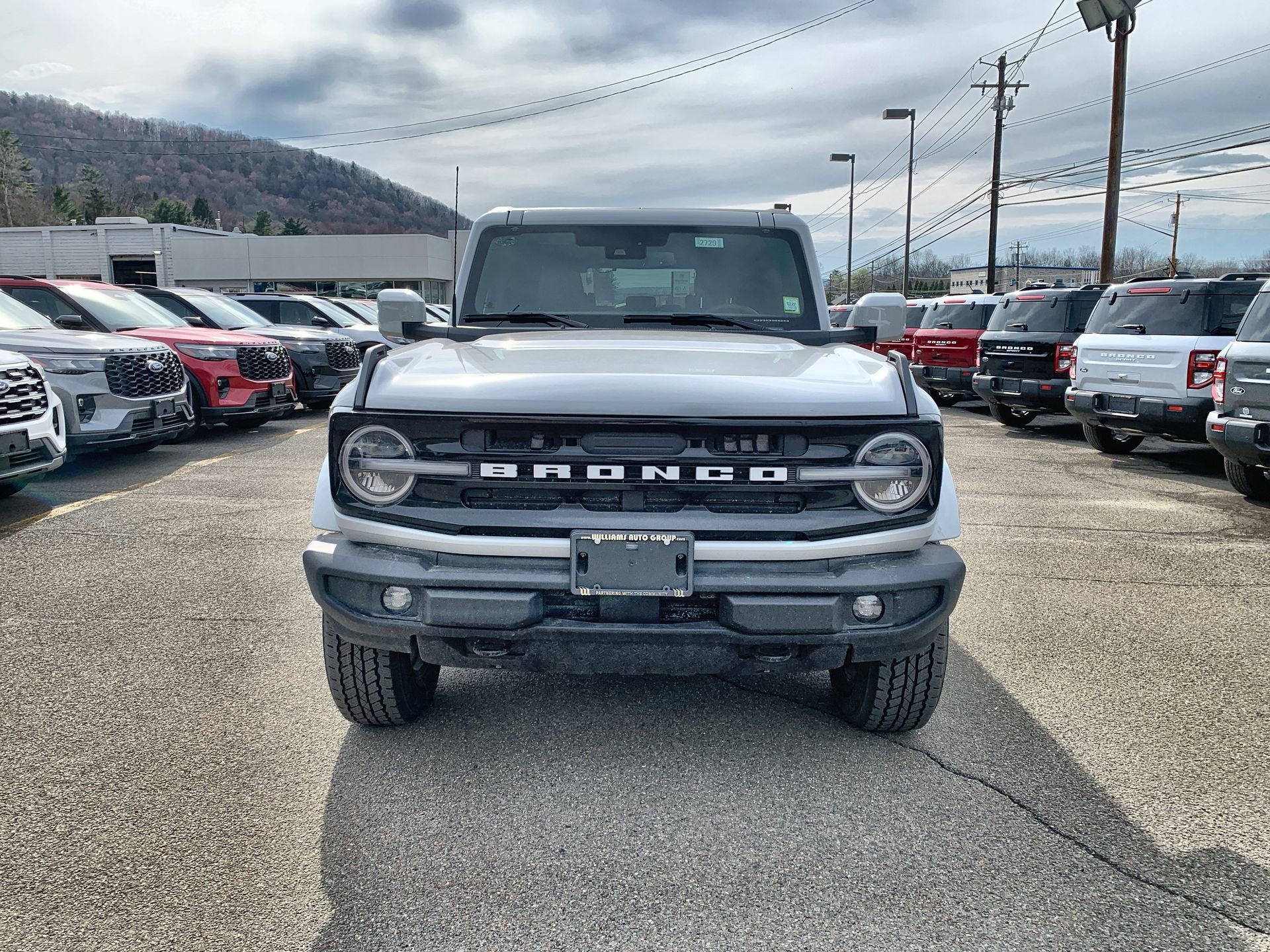 2026 Ford Bronco Outer Banks