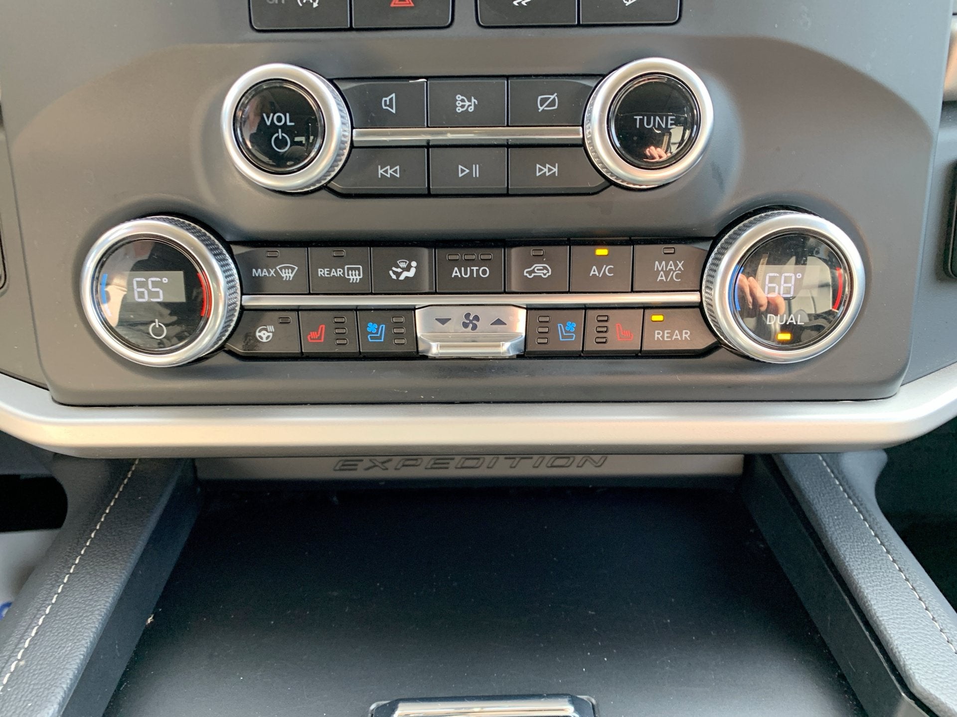 2024 Ford Expedition Max XLT