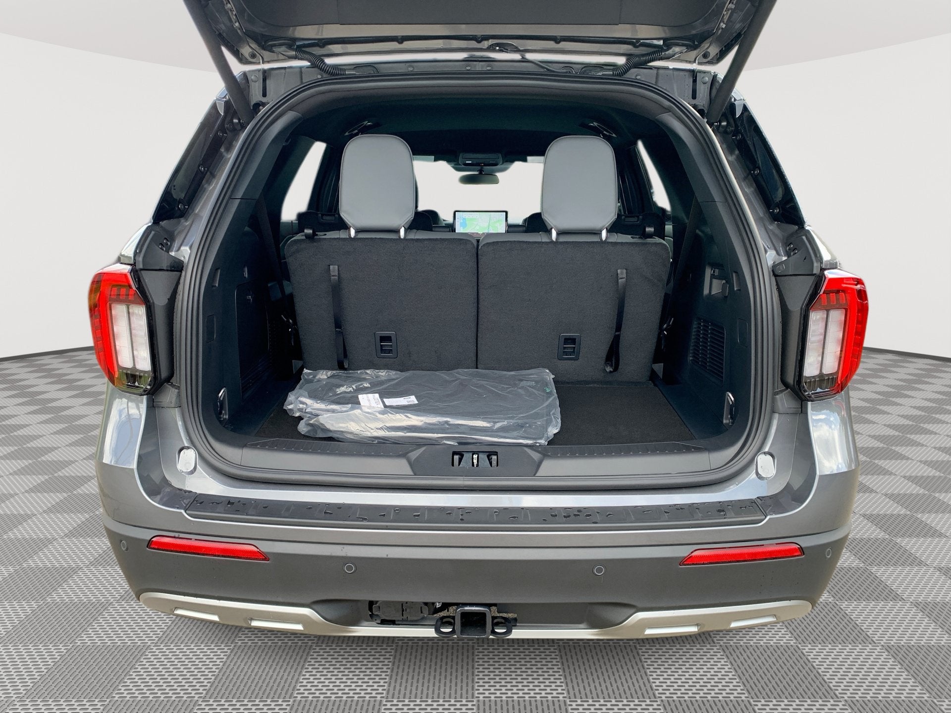 2027 Ford Explorer Active w/200A Pkg