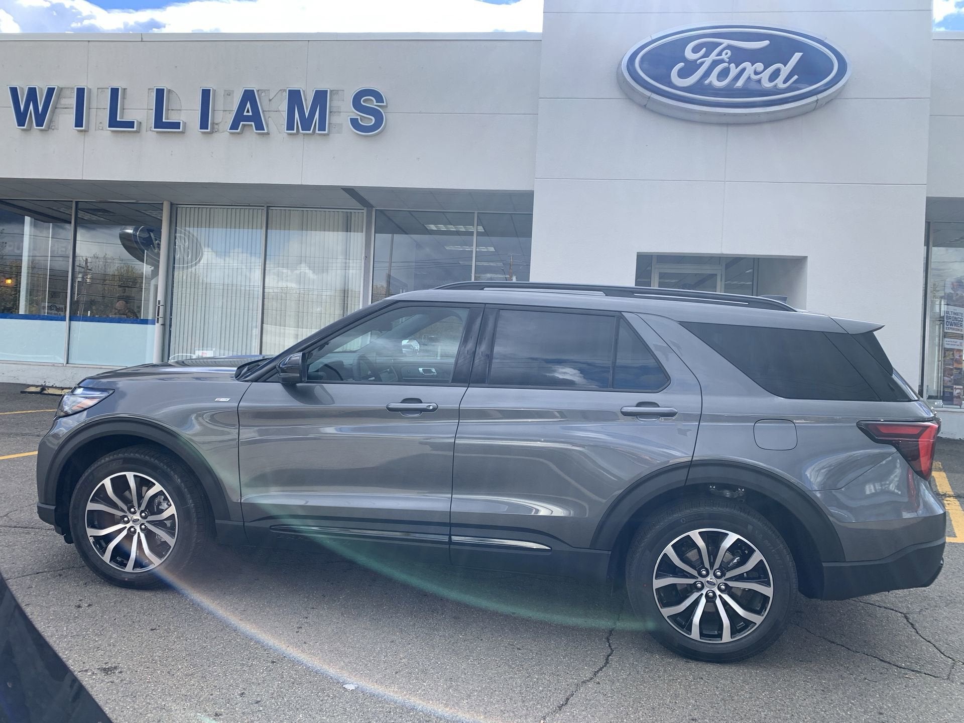 2026 Ford Explorer ST-Line