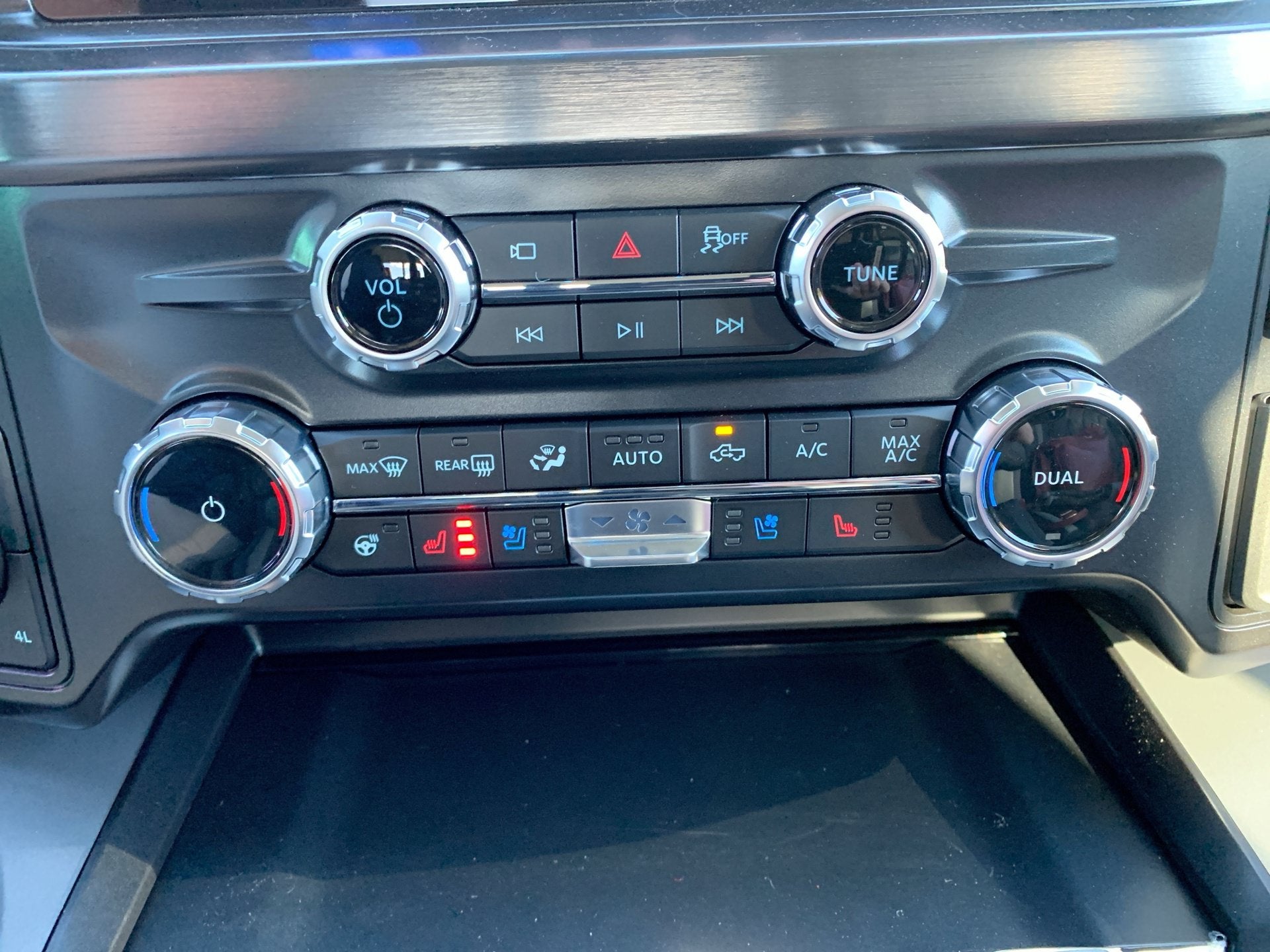 2027 Ford Super Duty F-250 SRW LARIAT