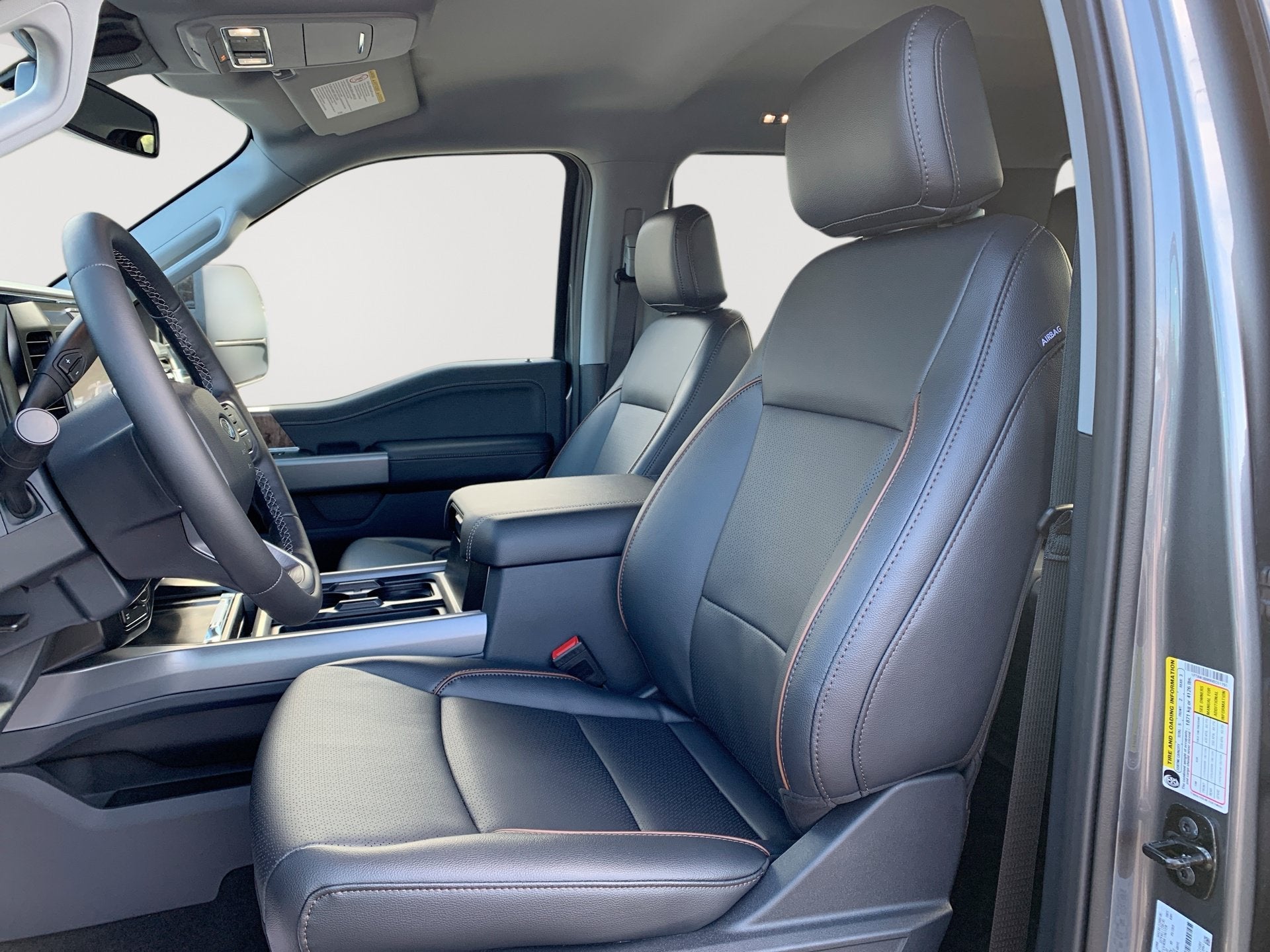 2027 Ford Super Duty F-350 SRW LARIAT