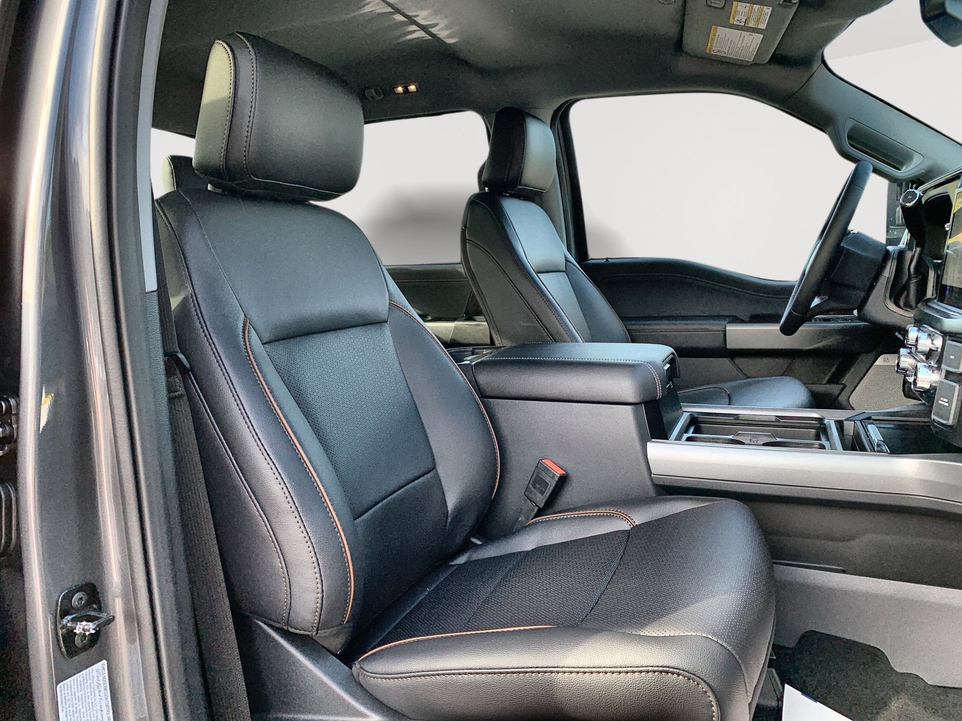 2027 Ford Super Duty F-350 SRW LARIAT