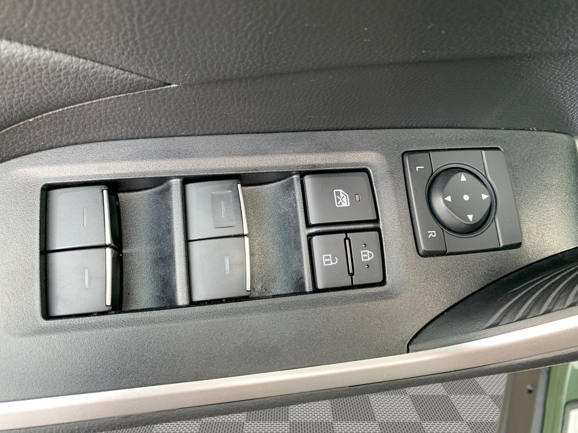 2025 Toyota RAV4 Hybrid Woodland