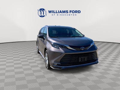 2022 Toyota Sienna XLE