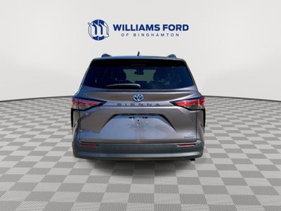 2022 Toyota Sienna XLE