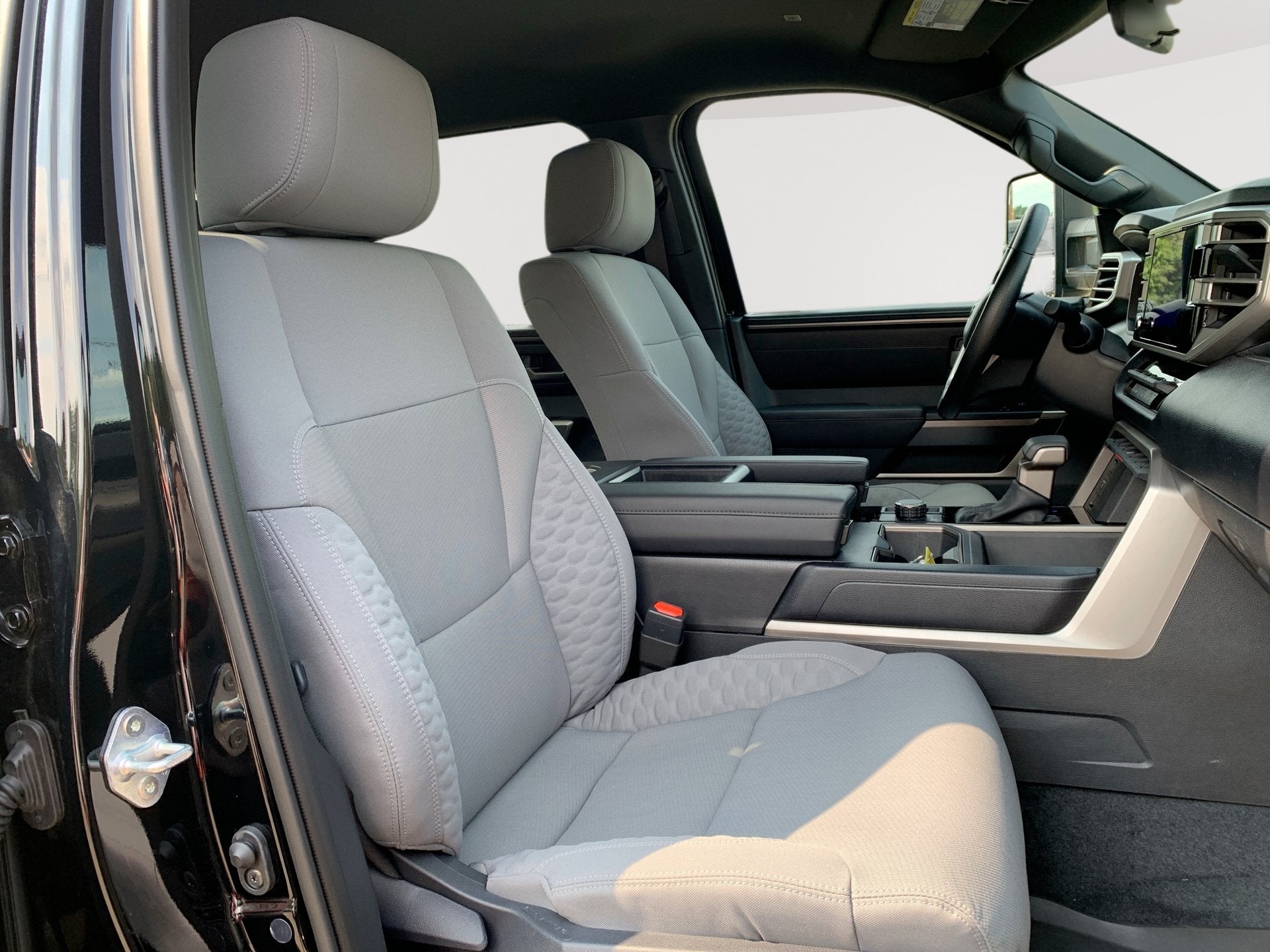2025 Toyota Tundra 4WD SR5