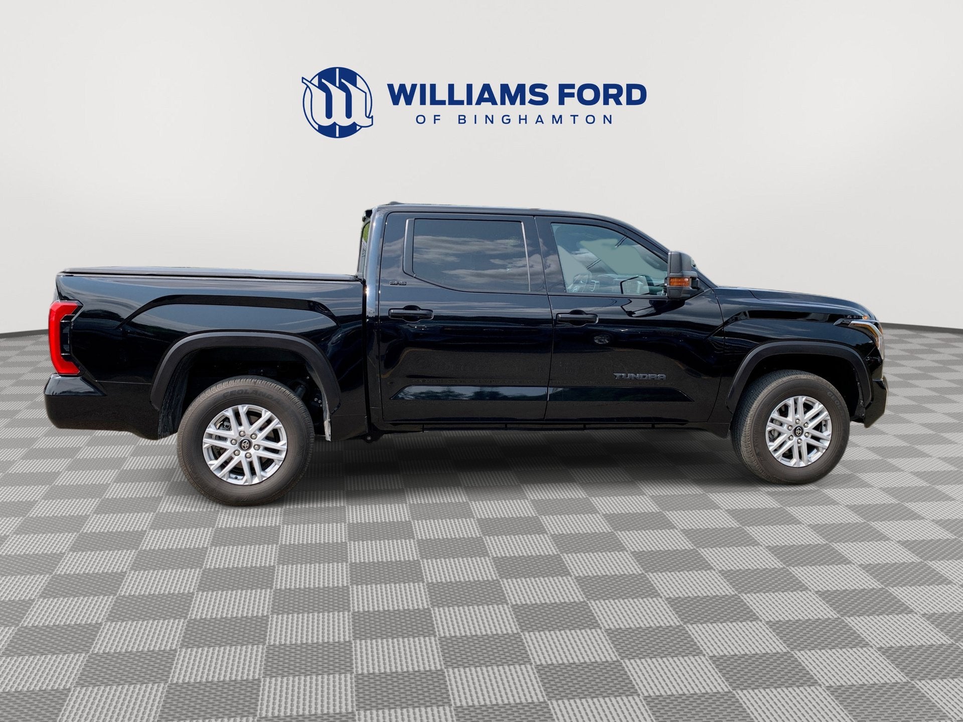 2025 Toyota Tundra 4WD SR5