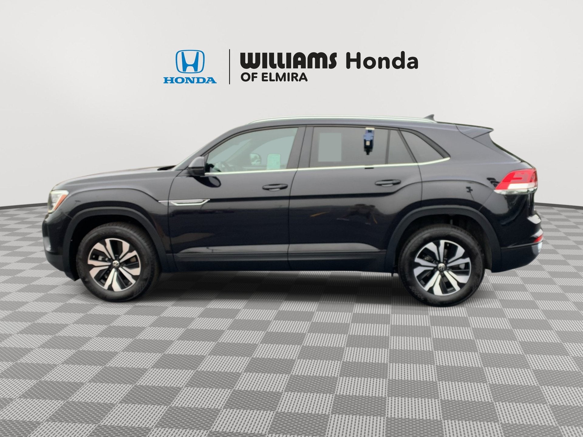 2025 Volkswagen Atlas Cross Sport 2.0T SE