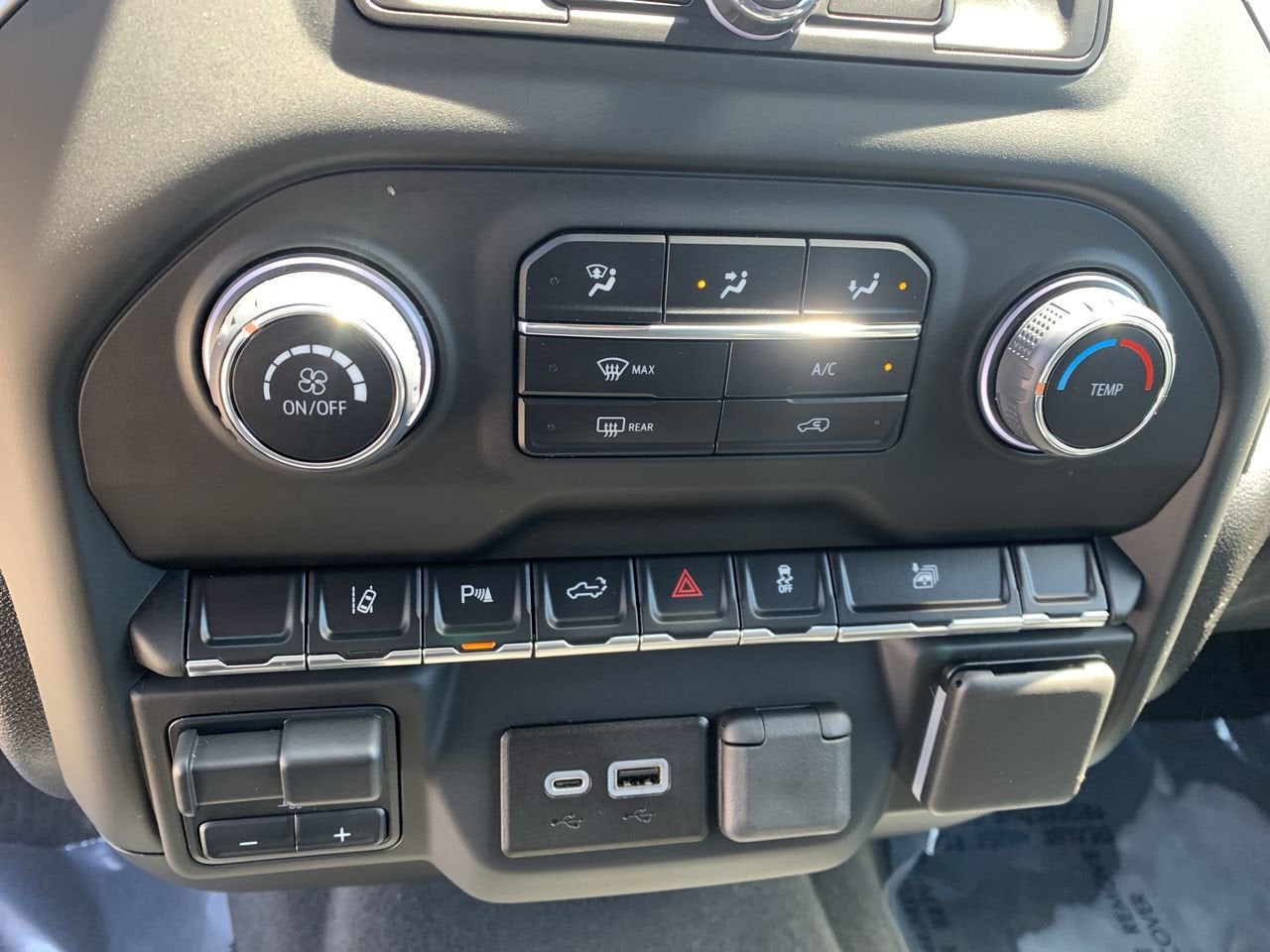 2024 Chevrolet Silverado 2500HD Custom
