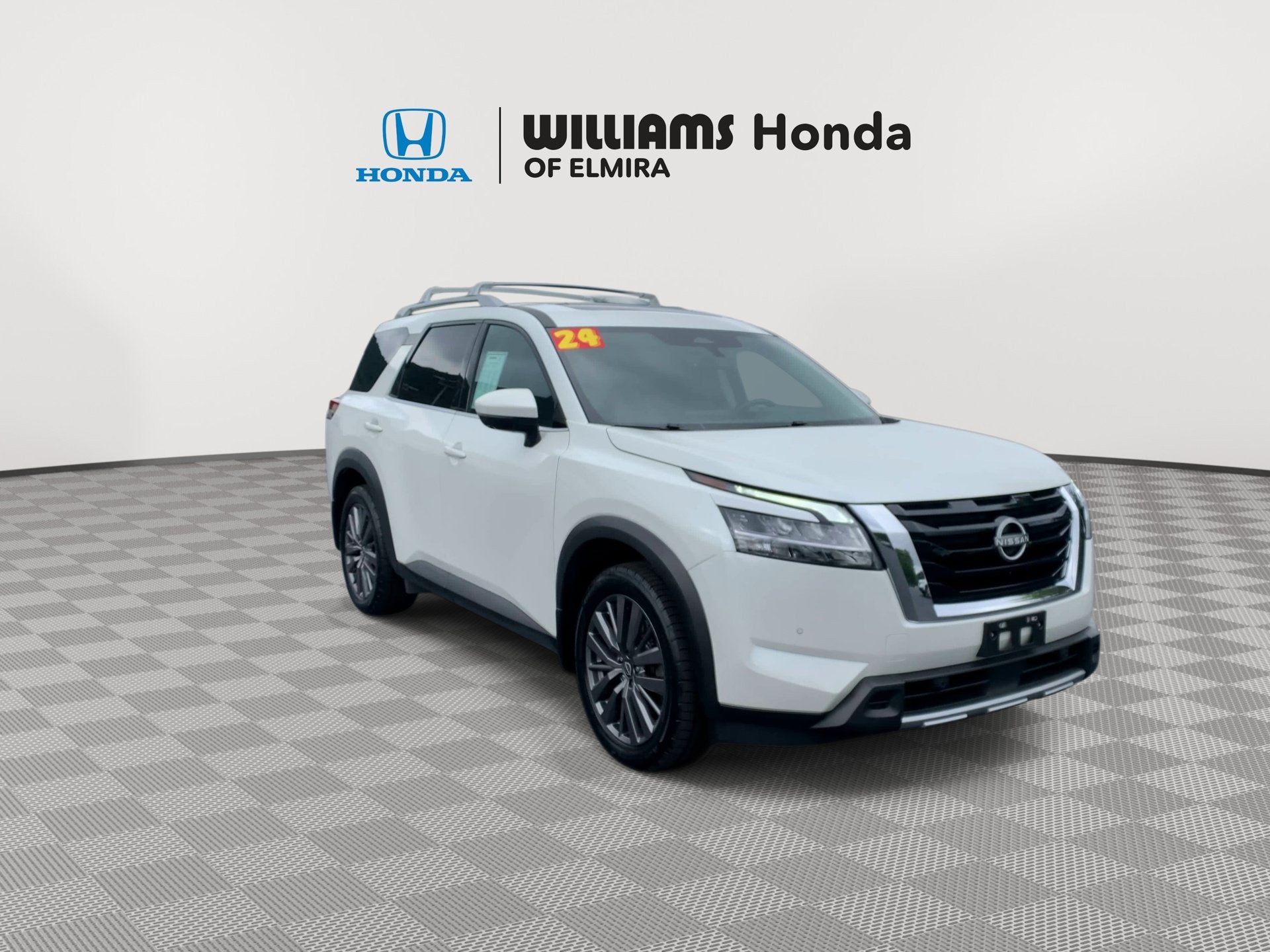 2024 Nissan Pathfinder SL