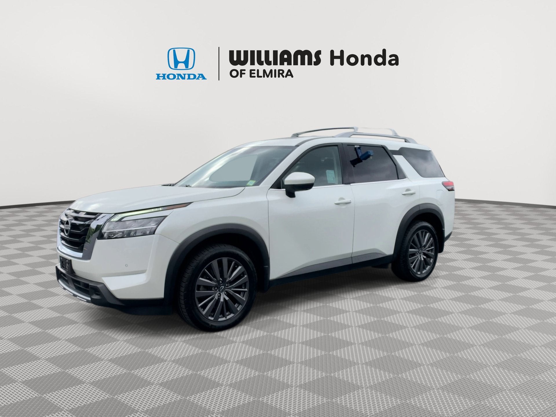 2024 Nissan Pathfinder SL