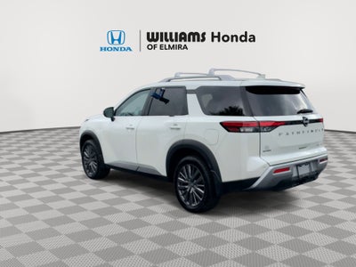 2024 Nissan Pathfinder SL