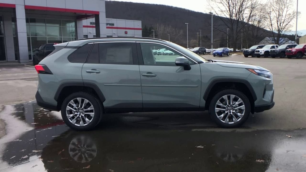 2023 Toyota RAV4 XLE Premium
