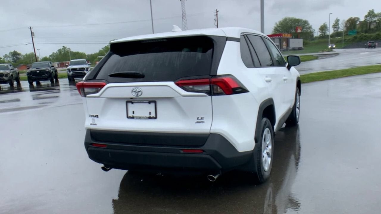 2024 Toyota RAV4 LE