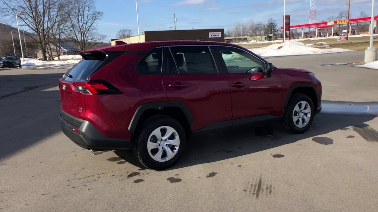 2022 Toyota RAV4 LE