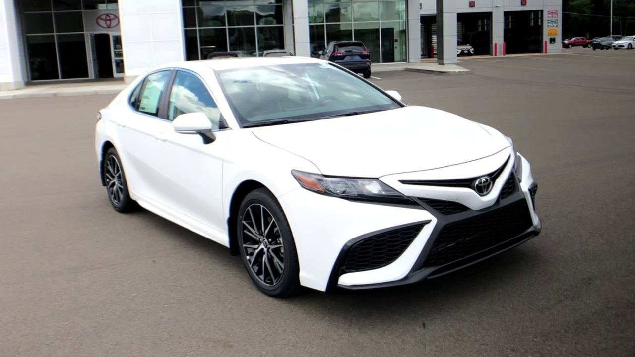 2022 Toyota Camry SE