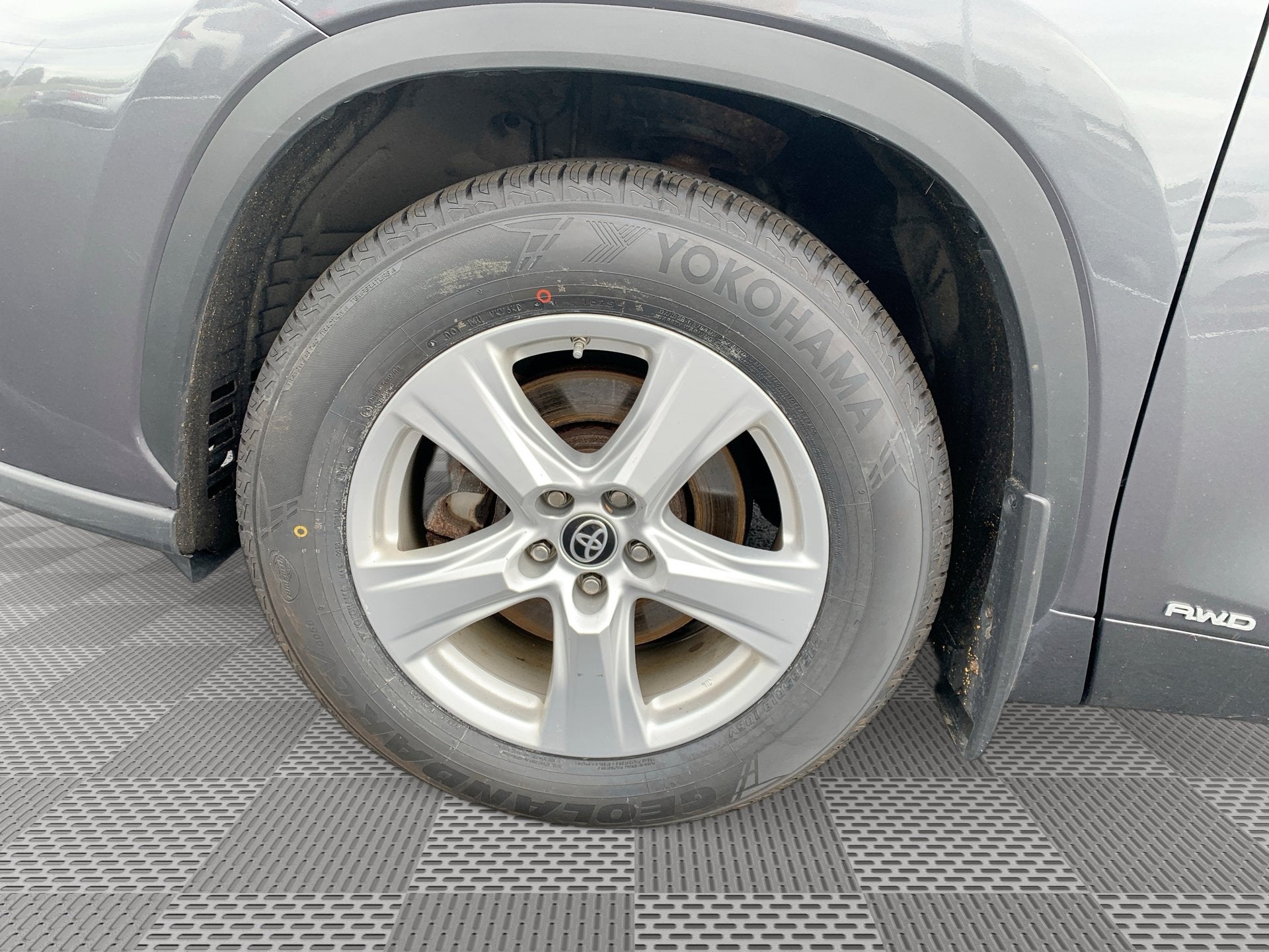 2023 Toyota Highlander LE