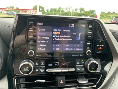 2021 Toyota Highlander LE