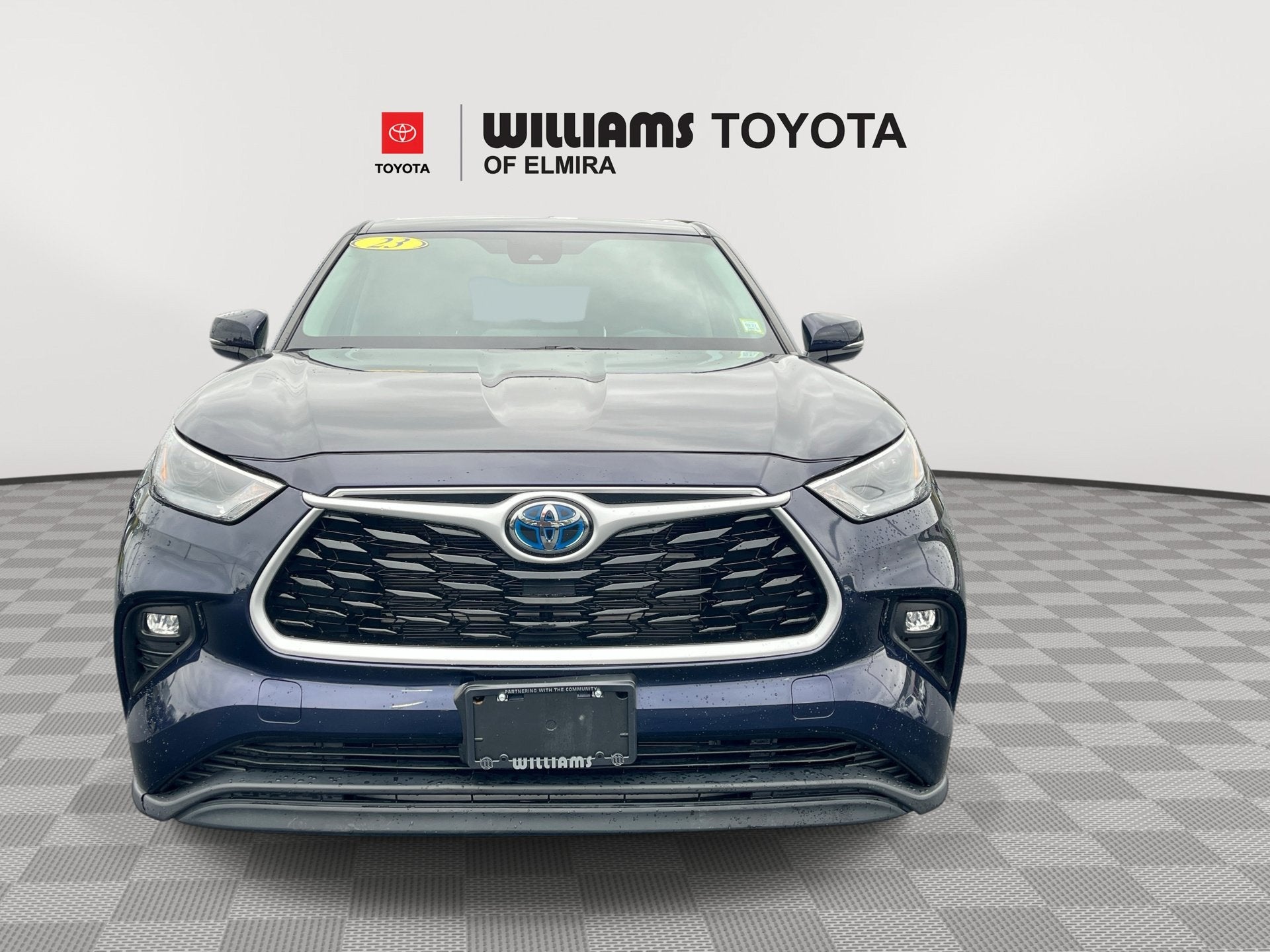 2023 Toyota Highlander LE