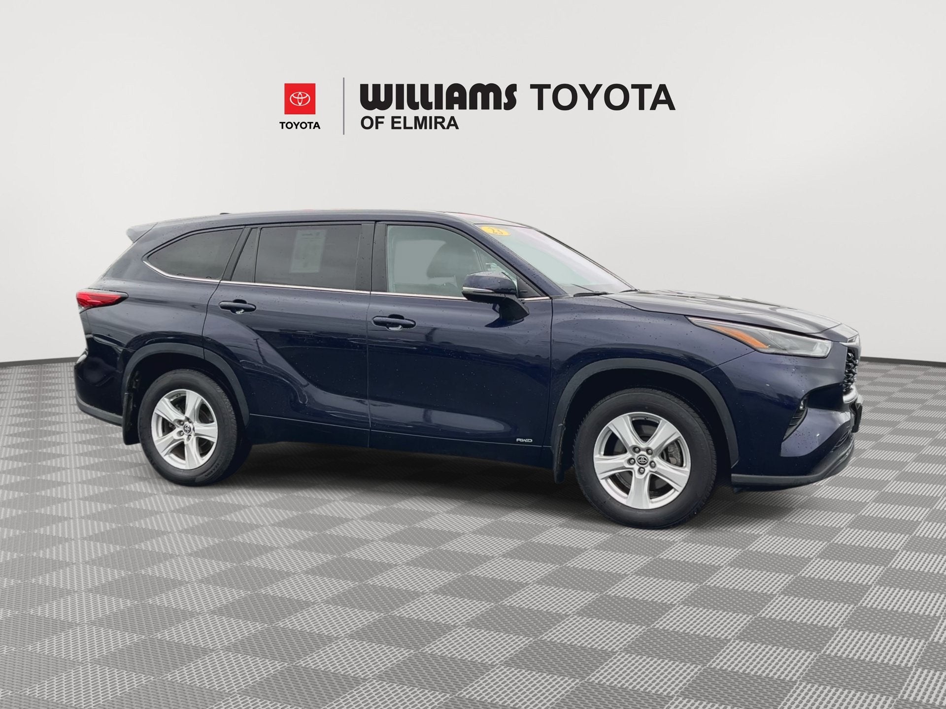 2023 Toyota Highlander LE