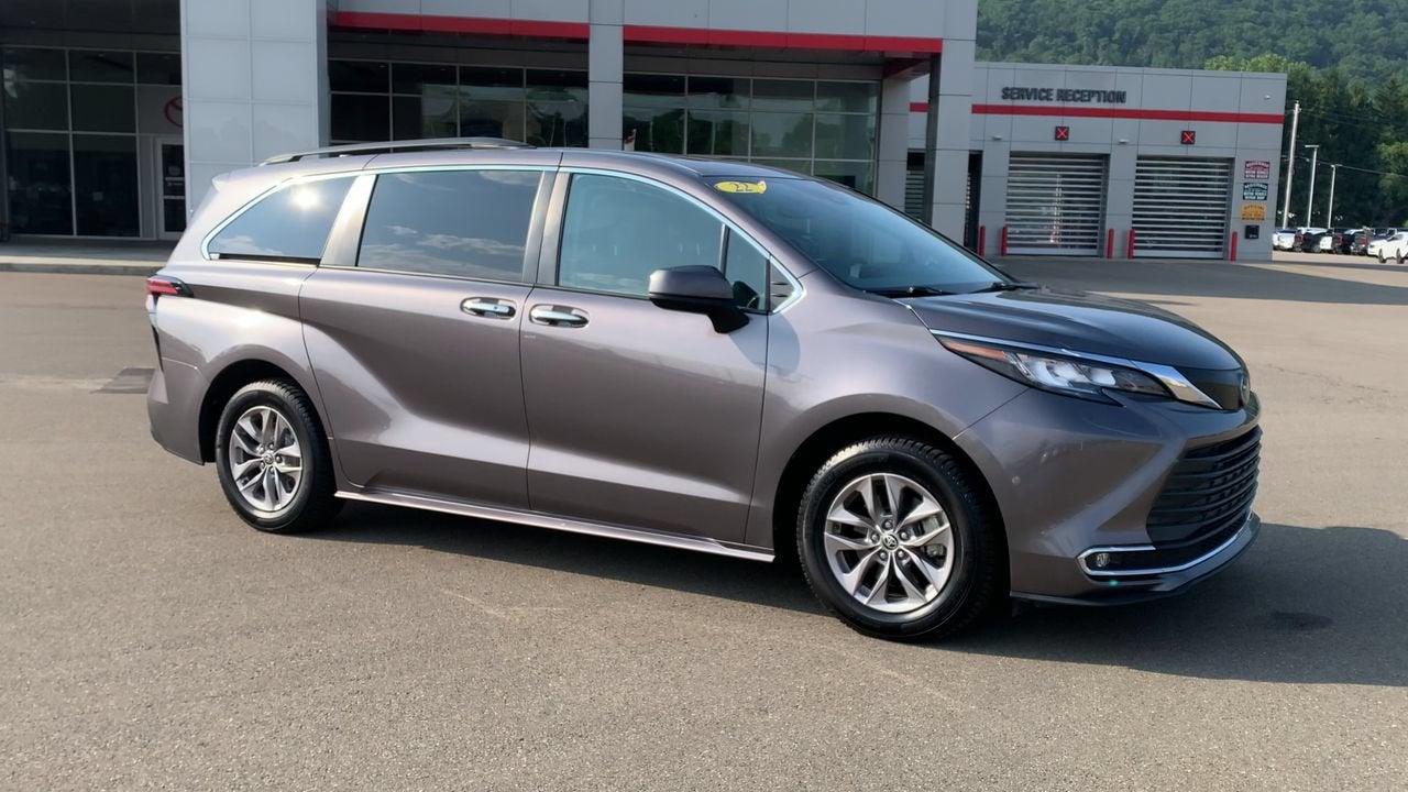 2022 Toyota Sienna XLE