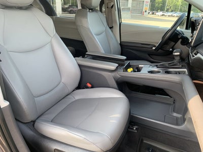 2022 Toyota Sienna XLE