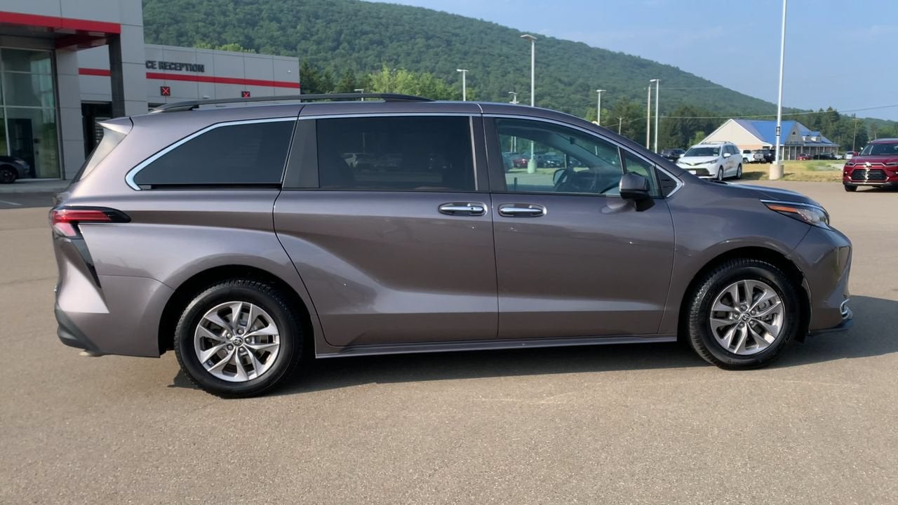 2022 Toyota Sienna XLE