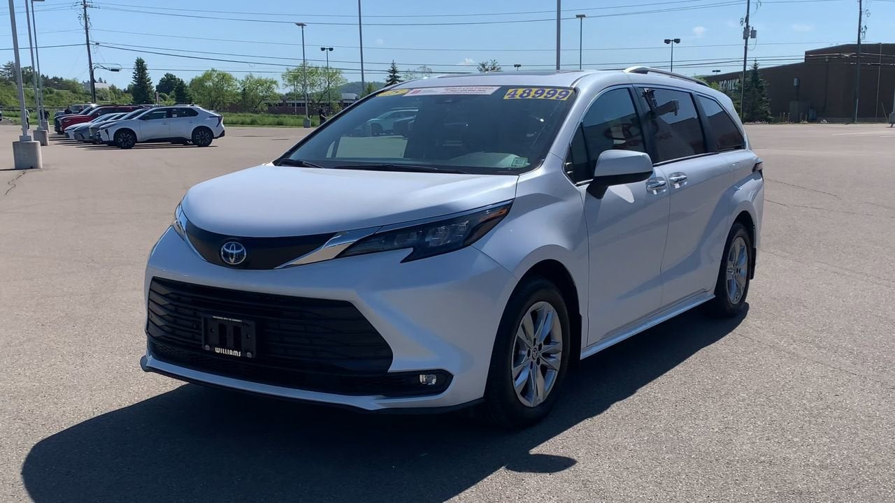 2025 Toyota Sienna XLE