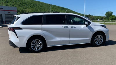 2025 Toyota Sienna XLE