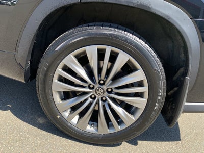 2023 Toyota Highlander Platinum